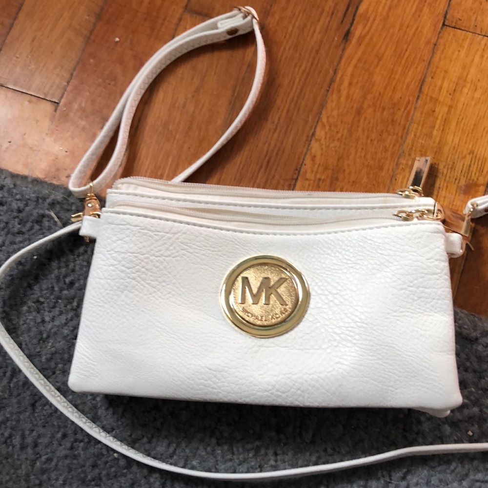 Michael Kors cross over bag